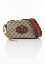 Load image into Gallery viewer, Gucci Supreme Monogram Camera Bag