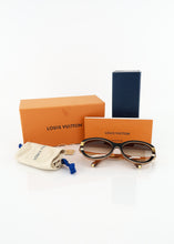 Load image into Gallery viewer, Louis Vuitton Petit Soupçon Cat Eye Sunglasses