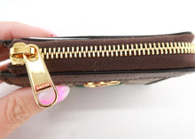 Load image into Gallery viewer, Gucci Ophidia Supreme Canvas Compact Wallet