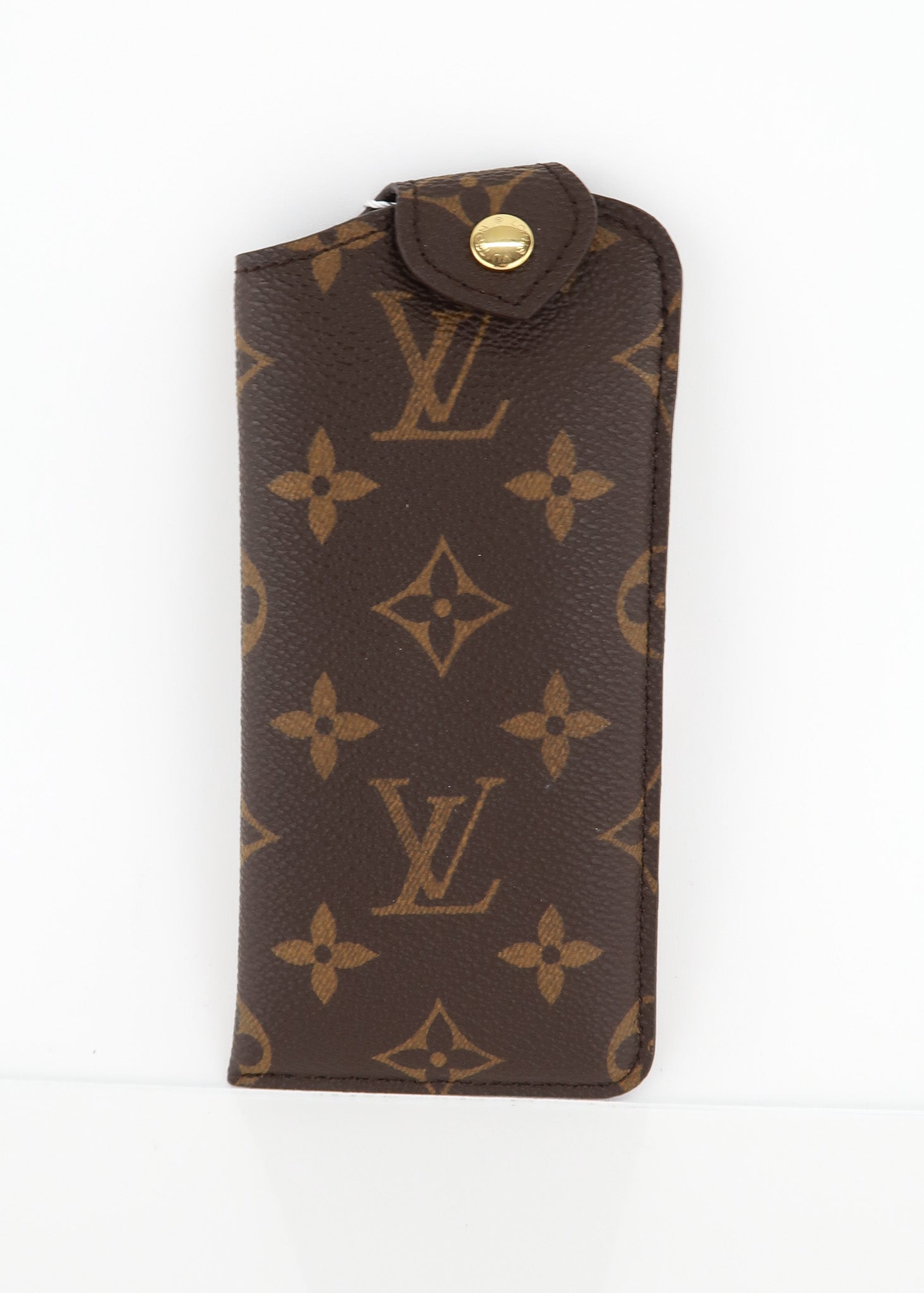 Louis Vuitton Etui Telephone MM Monogram Canvas Phone Case at