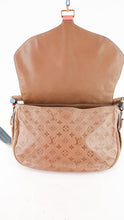 Load image into Gallery viewer, Louis Vuitton Empreinte Underground Messenger Bag