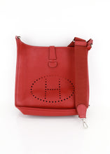 Load image into Gallery viewer, Hermes Evelyne GM Red Clemence Square Q