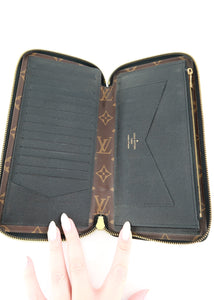 Louis Vuitton Monogram Daily Organizer Wallet