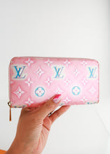 Load image into Gallery viewer, Louis Vuitton Vernis Monogram Zippy Pink