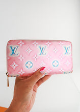 Load image into Gallery viewer, Louis Vuitton Vernis Monogram Zippy Pink