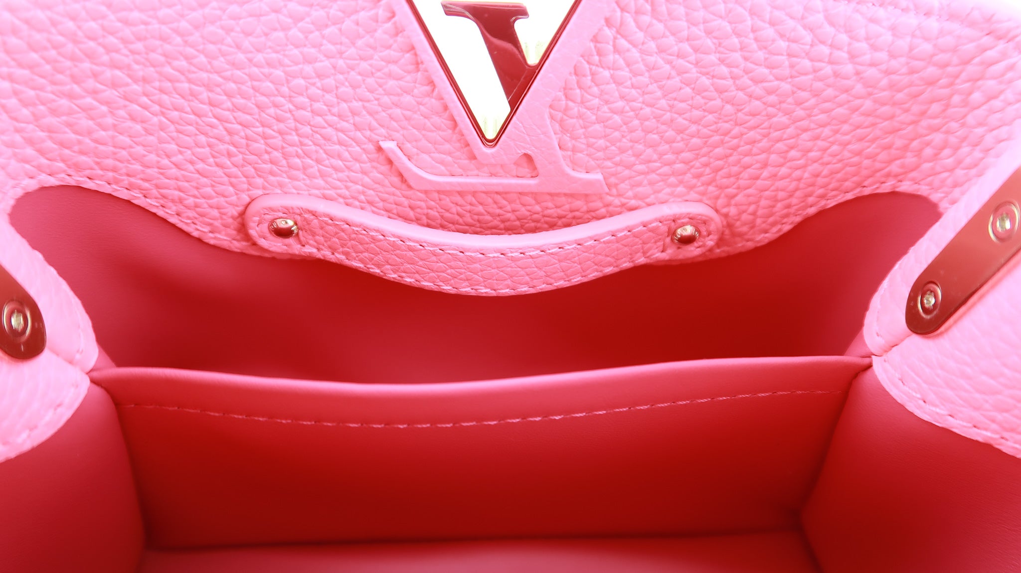 Louis Vuitton Capucines Mini Taurillon Neon Pink – DAC