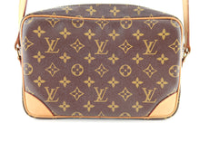 Load image into Gallery viewer, Louis Vuitton Monogram Trocadero 27