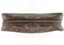 Load image into Gallery viewer, Louis Vuitton Monogram Toiletry 23