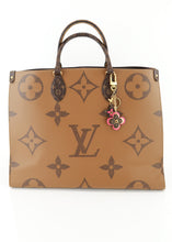 Load image into Gallery viewer, Louis Vuitton Blooming Bag Charm Pink