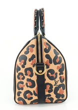 Load image into Gallery viewer, Louis Vuitton Wild at Heart Empreinte Speedy 25 Bandouliere Leopard