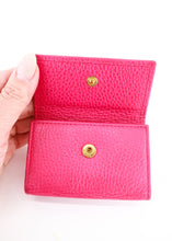 Load image into Gallery viewer, Gucci Calfskin 6 Key Holder Pink