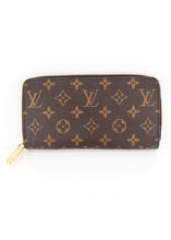 Load image into Gallery viewer, Louis Vuitton Monogram Zippy Wallet