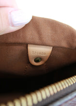 Load image into Gallery viewer, Louis Vuitton Monogram Speedy 25