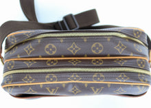 Load image into Gallery viewer, Louis Vuitton Monogram Reporter