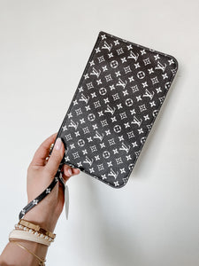 Louis Vuitton Monogram Jungle Neverfull Pochette Black