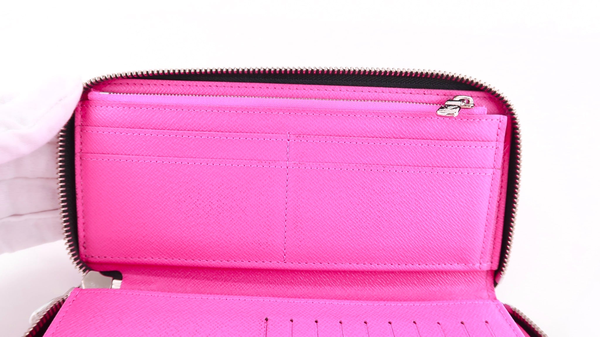 Louis Vuitton Taigarama Pink Zippy Wallet – DAC