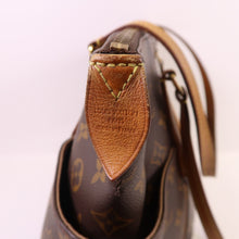 Load image into Gallery viewer, Louis Vuitton Monogram Totally MM
