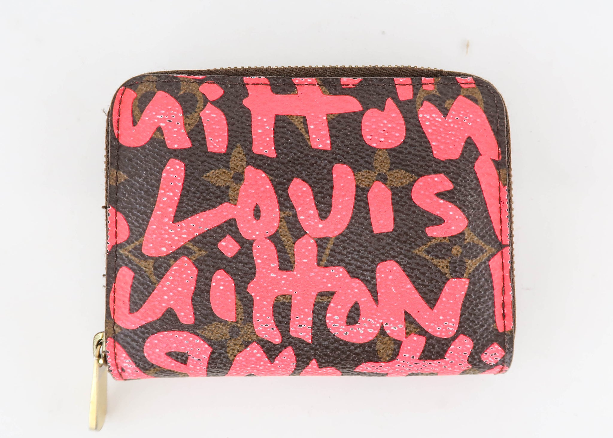 Does anyone know the Louis Vuitton Stephen Sprouse font or