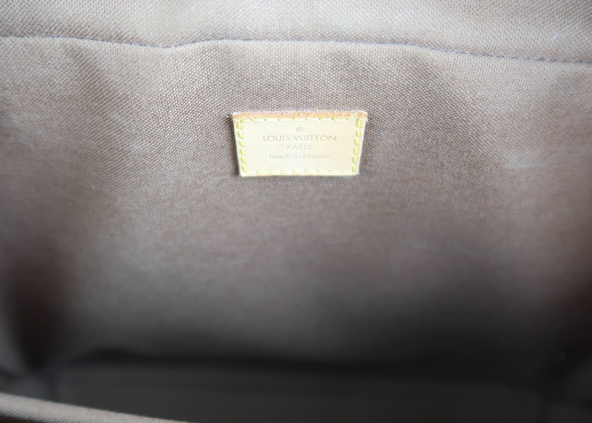 Louis Vuitton Monogram iCare – DAC