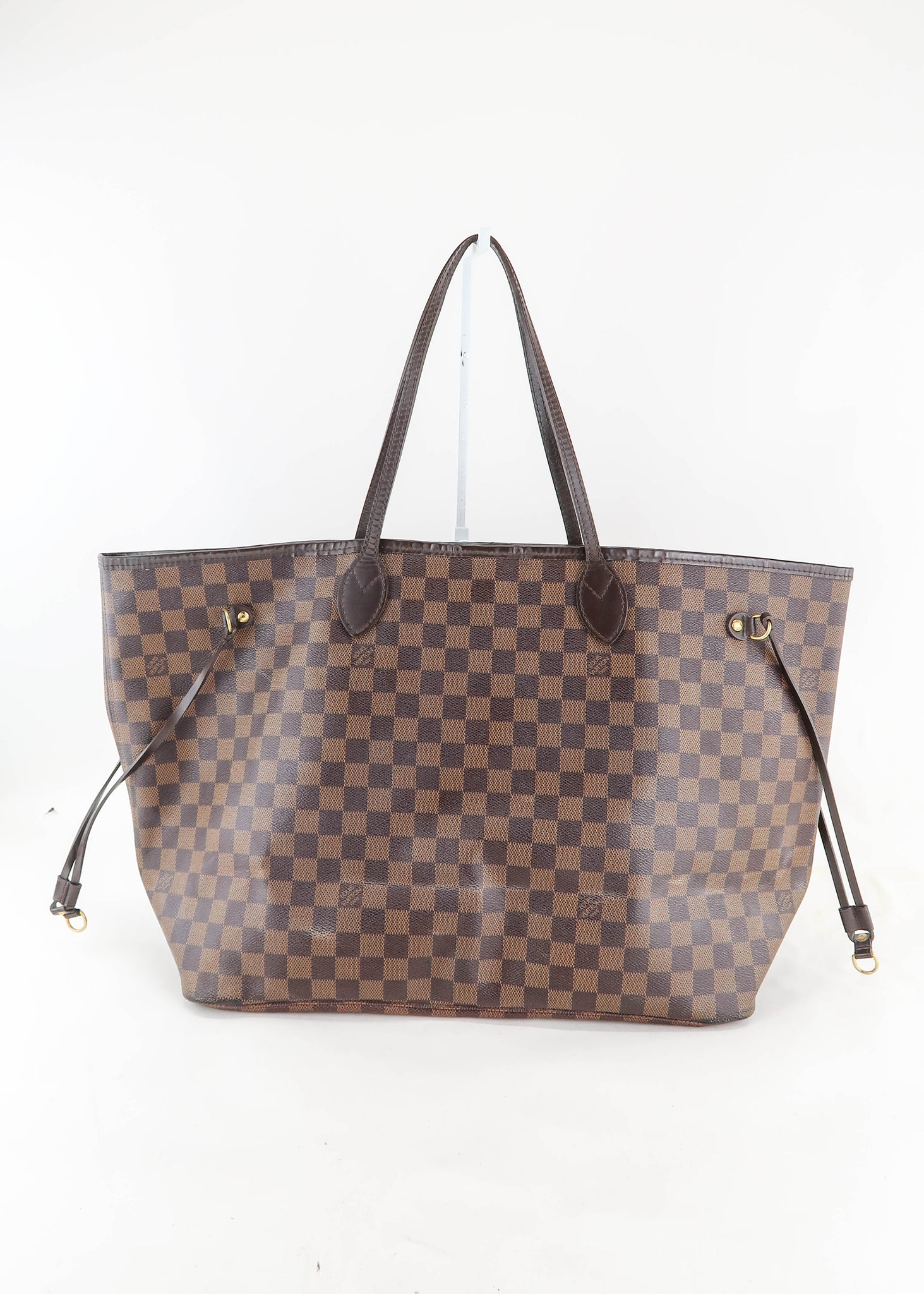 Louis Vuitton Handbag Neverfull GM-- since everyone has the