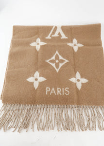 Auth NIB Louis Vuitton Monogram REYKJAVIK Scarf Sand Color