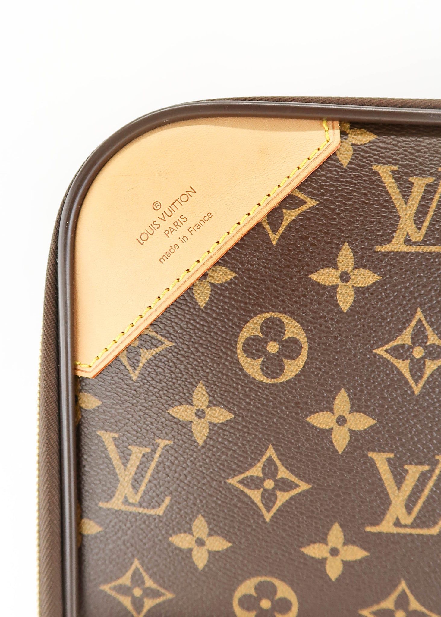 New Authentic Louis Vuitton Polished Gold padlock 319 w/ 2 Sets Of Keys  Monogram