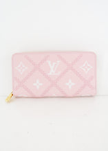 Load image into Gallery viewer, Louis Vuitton Empriente Broderies Zippy Pink