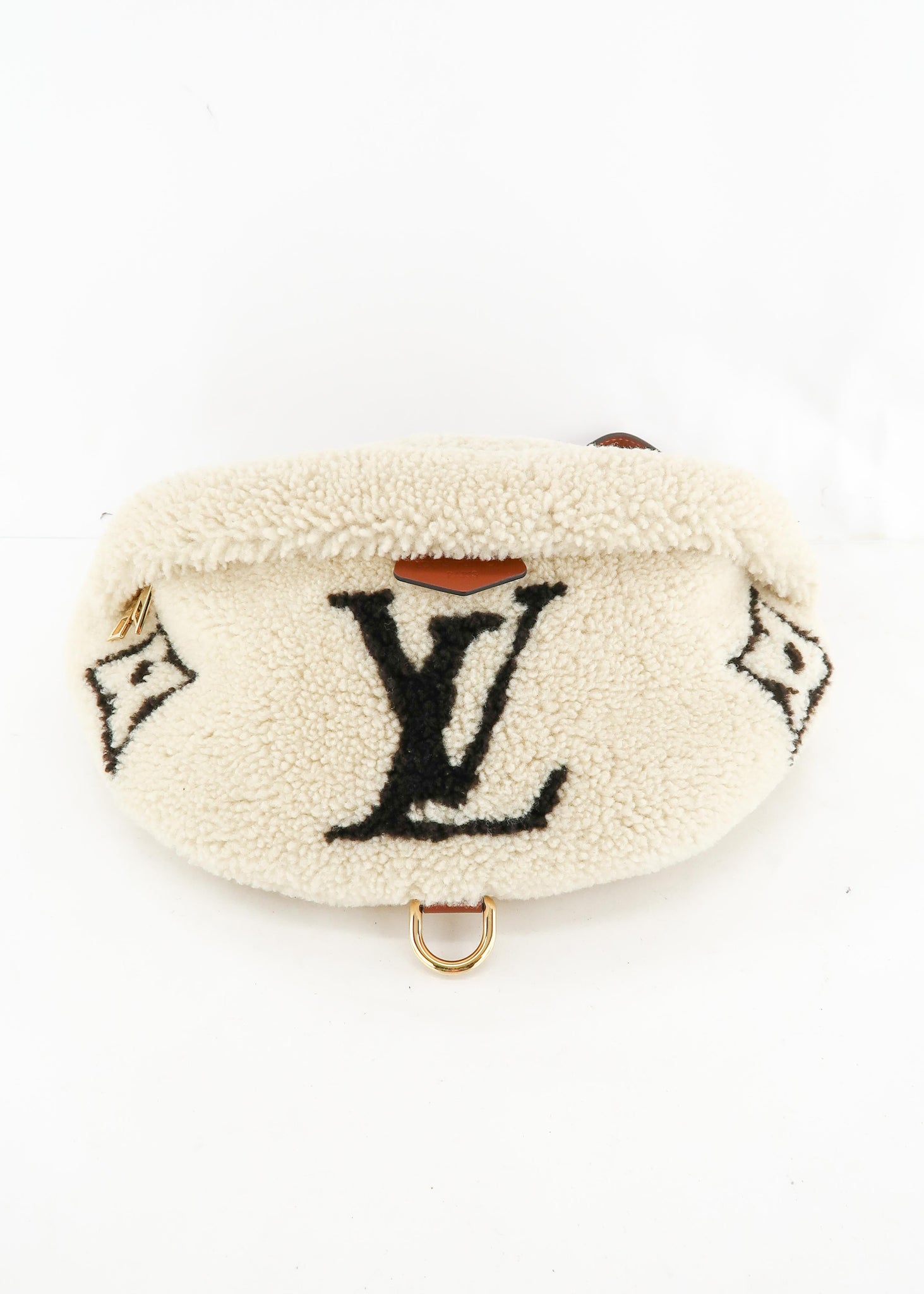 5 Favorite] Louis Vuitton Airpod