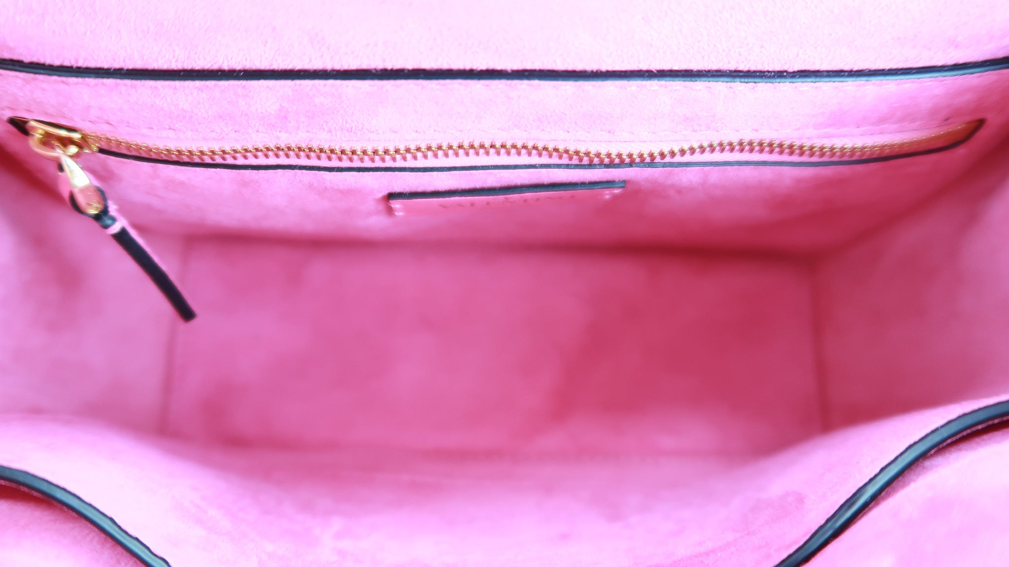 Valentino Garavani Locò Crystal-embellished Shoulder Bag - Pink