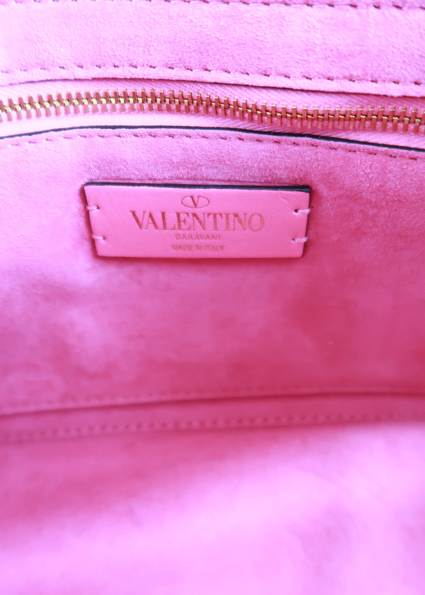 VALENTINO GARAVANI Crystal-embellished Roman Stud Shoulder Bag Fuchsia – DAC