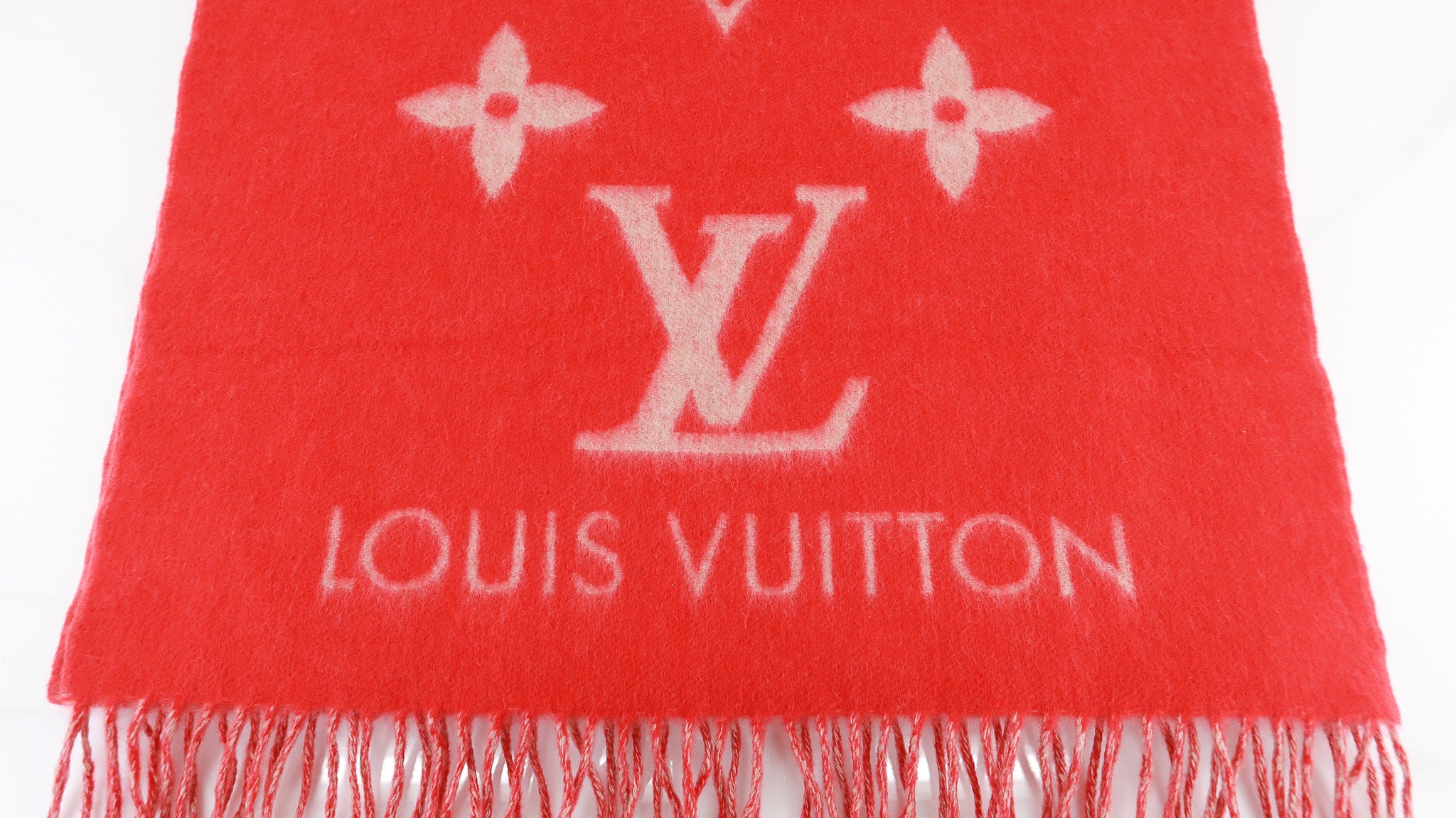 Louis Vuitton Monogram Rodeo Reykjavik Cashmere Scarf - Red Scarves and  Shawls, Accessories - LOU797172