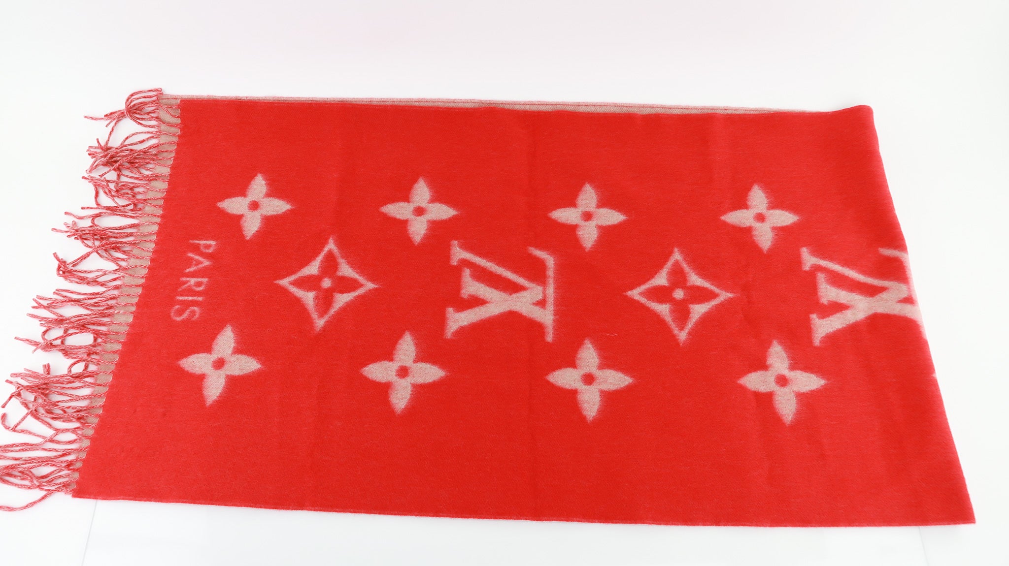 Louis Vuitton Monogram Rodeo Reykjavik Cashmere Scarf - Red Scarves and  Shawls, Accessories - LOU797172