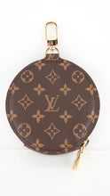 Load image into Gallery viewer, Louis Vuitton Multi Pochette Monogram Round Coin