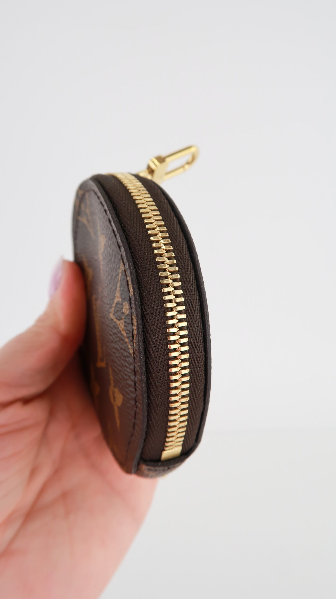 Louis Vuitton Multi Pochette Monogram Round Coin – DAC