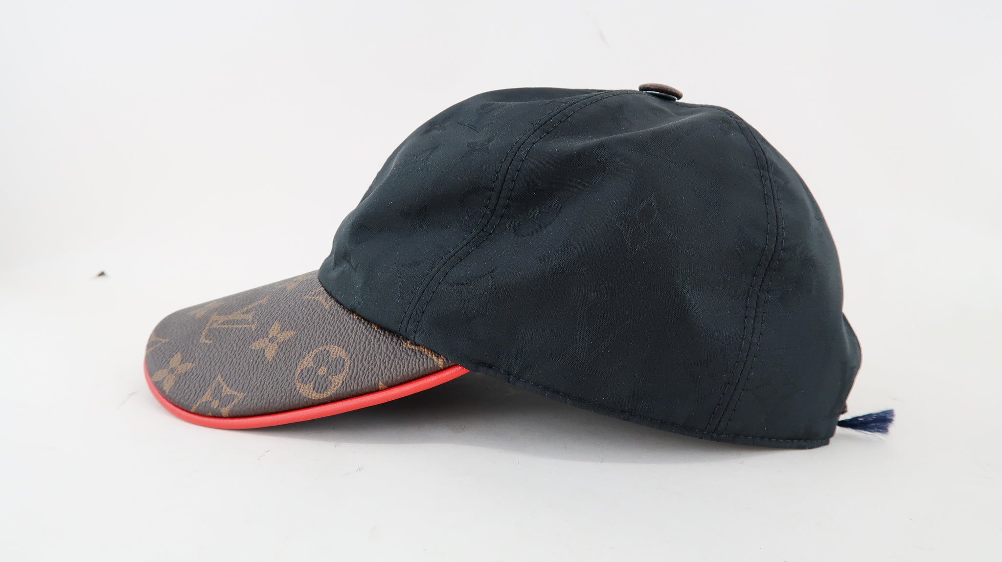 Anyone know where I can buy this LV hat from? I've seen this hat but the LV  letters is black when it's suppose to be grey which is a blatant give away.