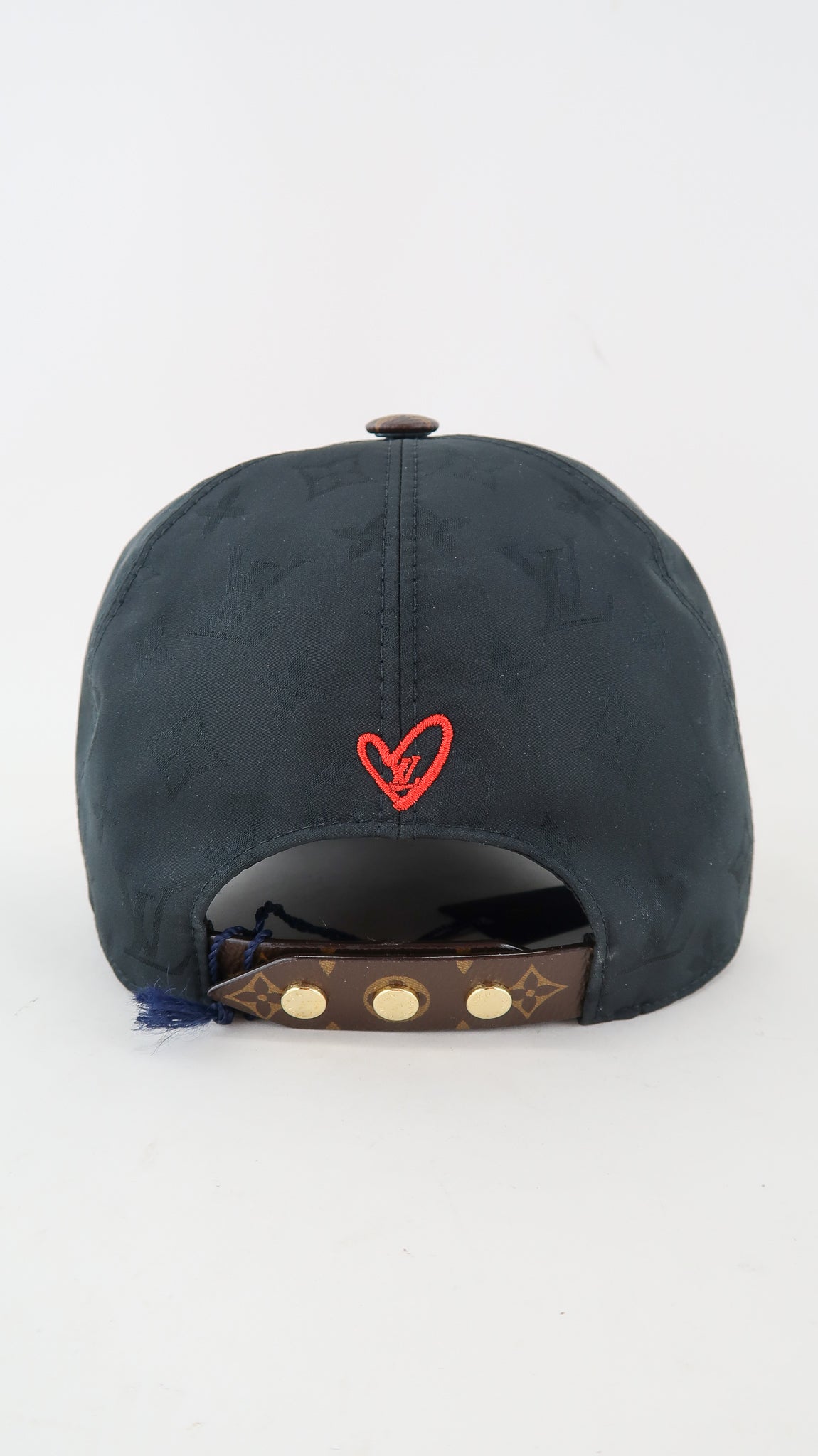 Louis Vuitton Fall in Love Essential Cap – DAC