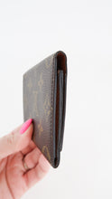 Load image into Gallery viewer, Louis Vuitton Monogram Card Holder