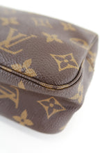 Load image into Gallery viewer, Louis Vuitton Monogram Toiletry 18