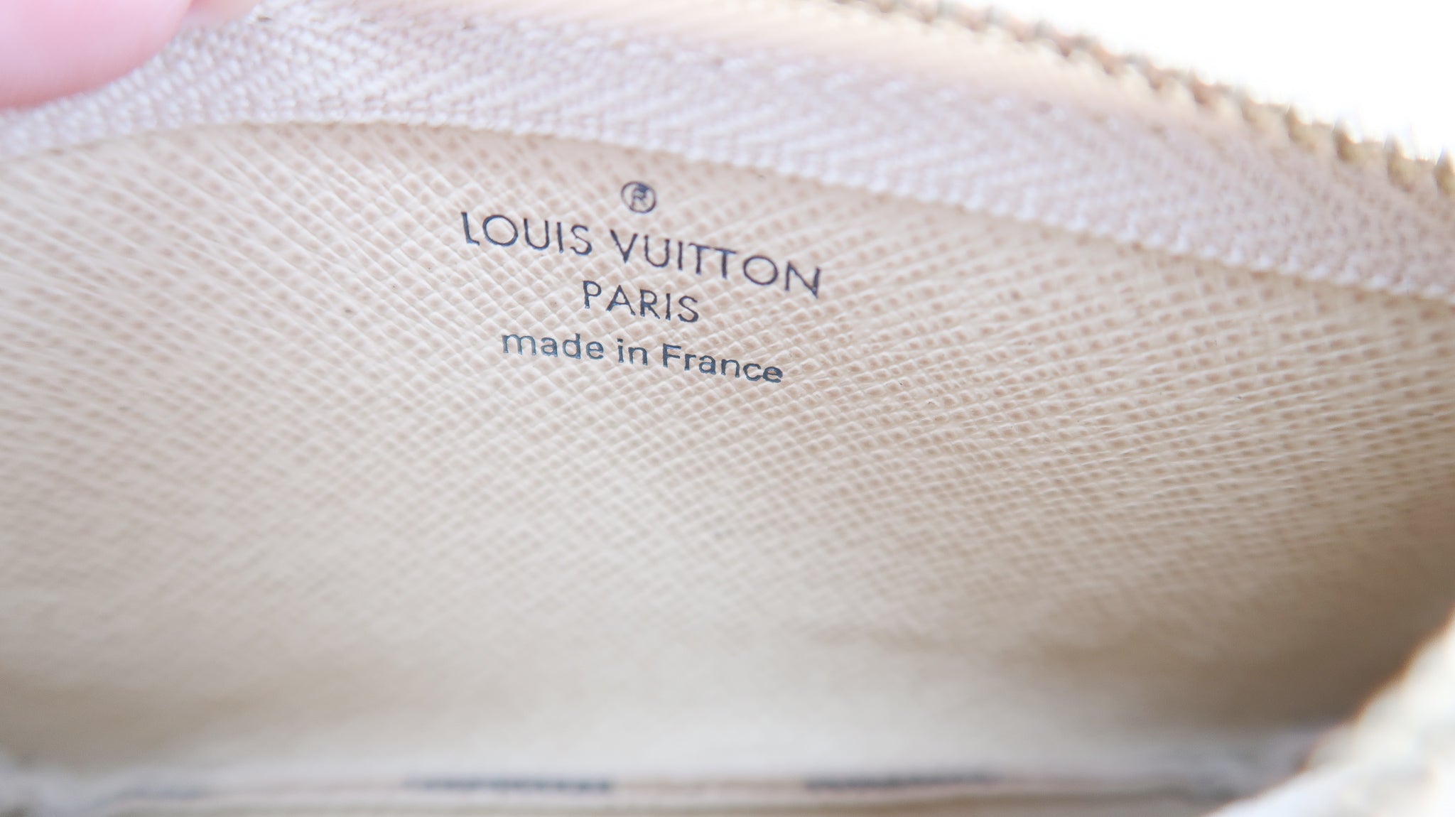 ✨NEW IN ✨ Louis Vuitton Damier Azur Key Pouch