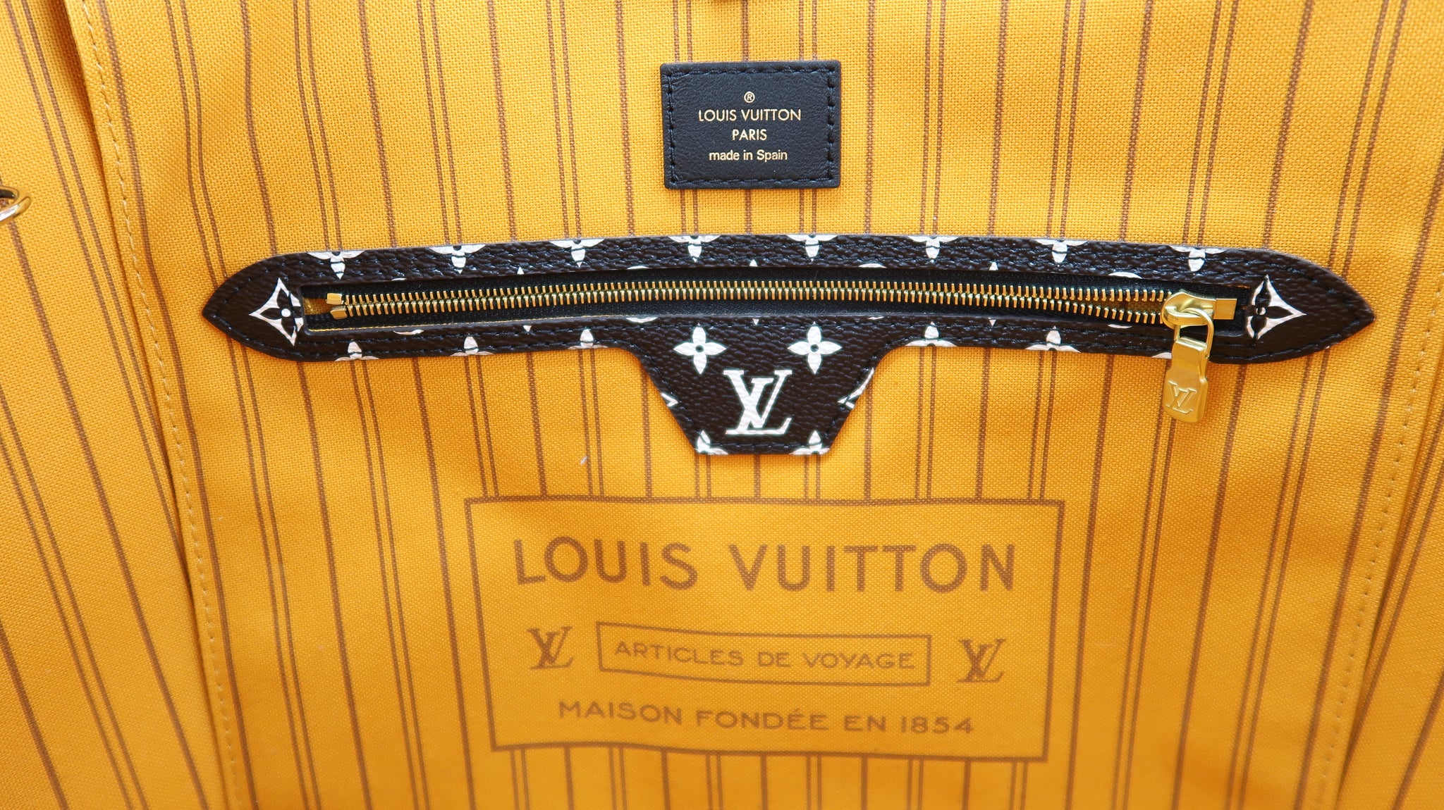 NTWRK - Preloved Louis Vuitton Limited Edition Monogram Jungle Dots Neve