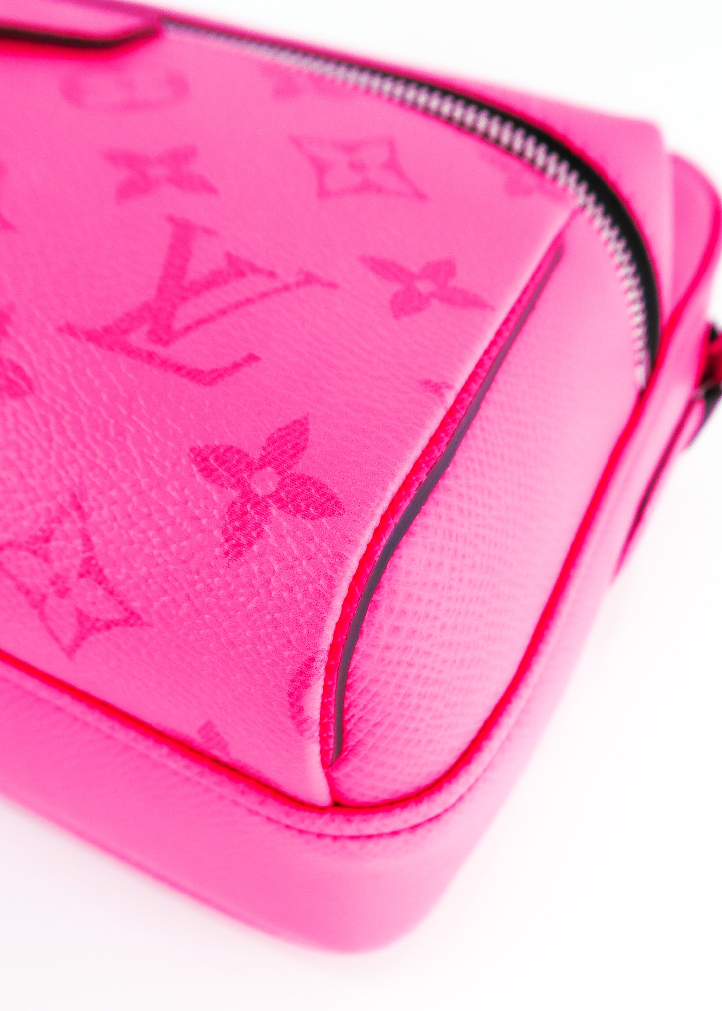 Budget Louis Vuitton Outdoor Messenger Bag Pink/Fuchsia (I don't