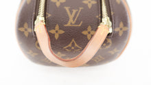 Load image into Gallery viewer, Louis Vuitton Monogram Dopp Kit Toiletry Pouch