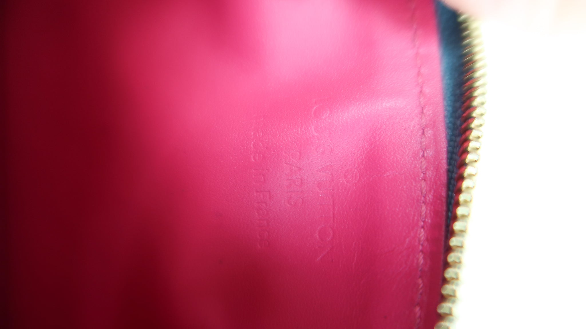 Louis Vuitton Monogram Metallic Vernis Key Pouch Case Pink Blue M90524 Auth