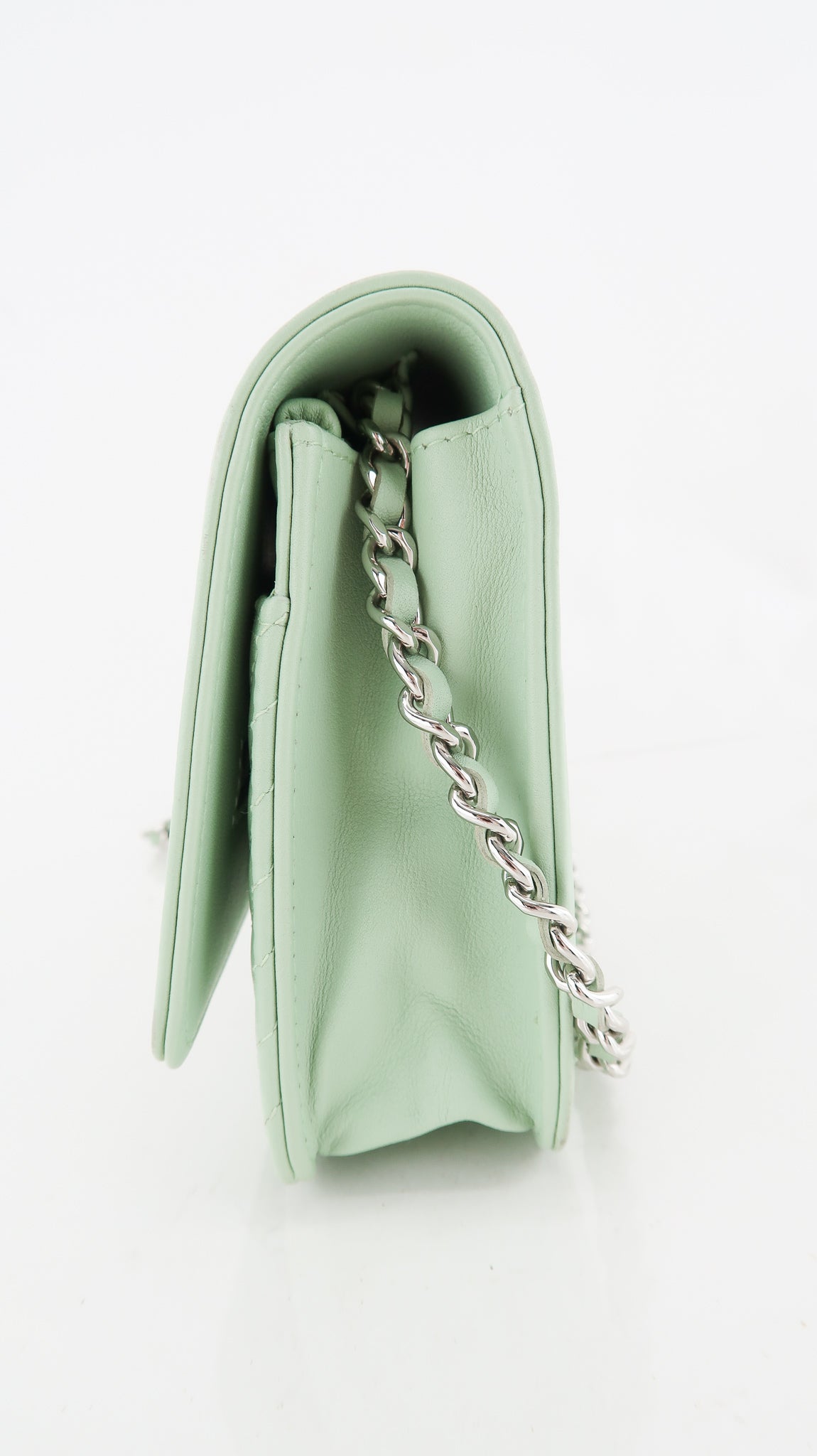 WALLET ON CHAIN MARGO IN SHINY CALFSKIN - GREEN CLAY