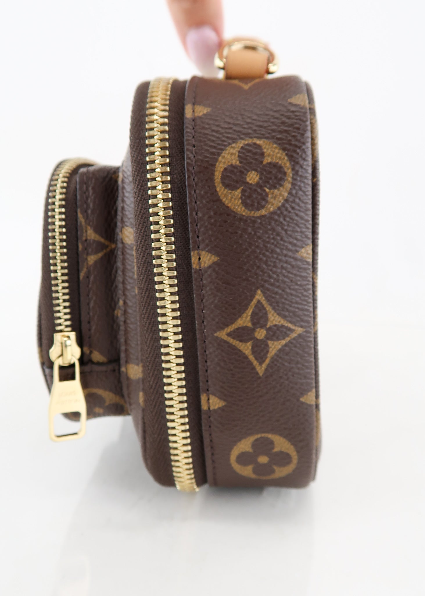 Louis Vuitton Black Leather and Monogram Canvas Double V Bag لوي فيتون