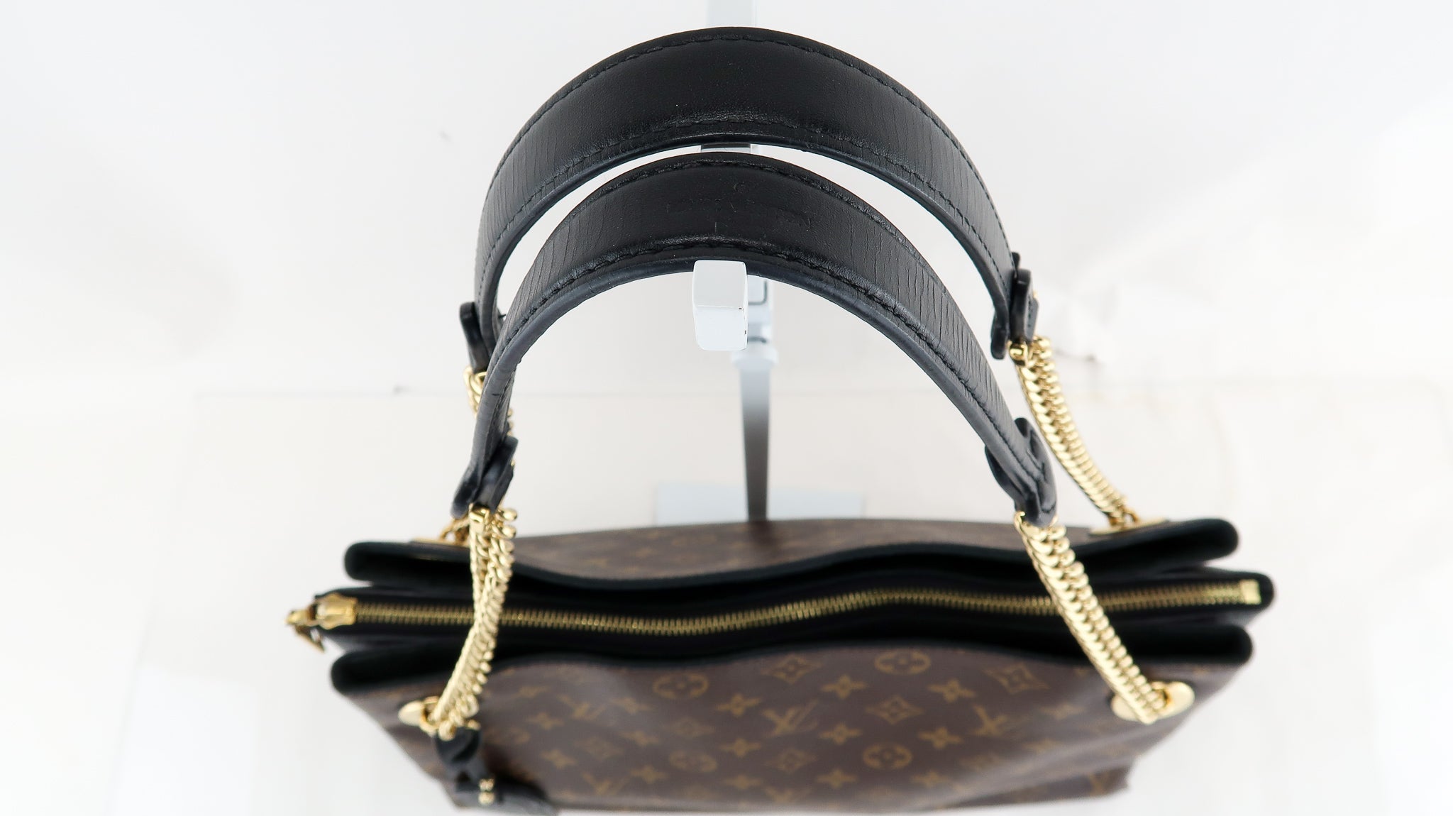 Louis Vuitton Surene MM - Monogram Black – Chicago Pawners & Jewelers