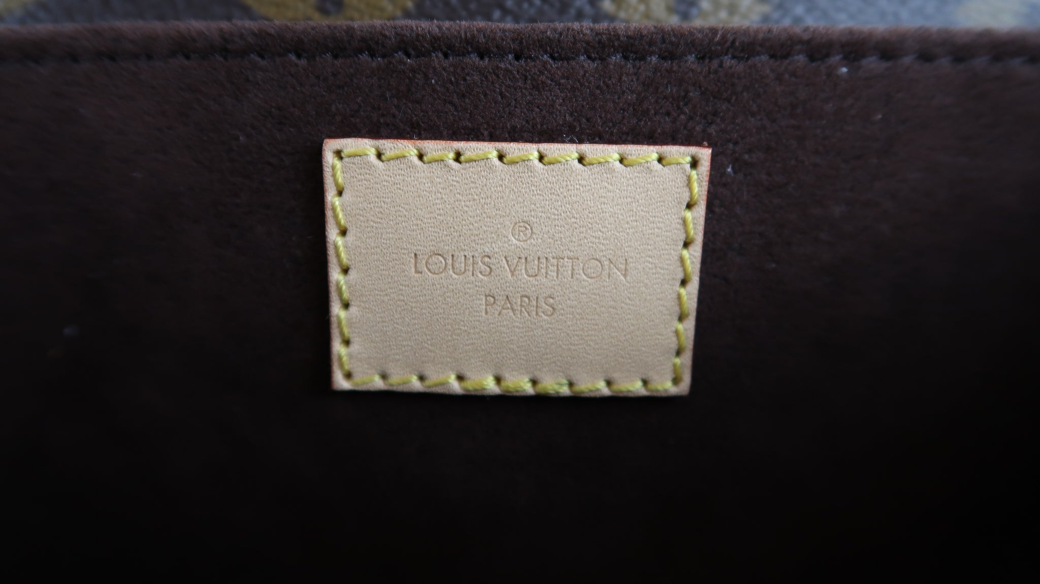 Louis Vuitton Pochette Métis East West Monogram
