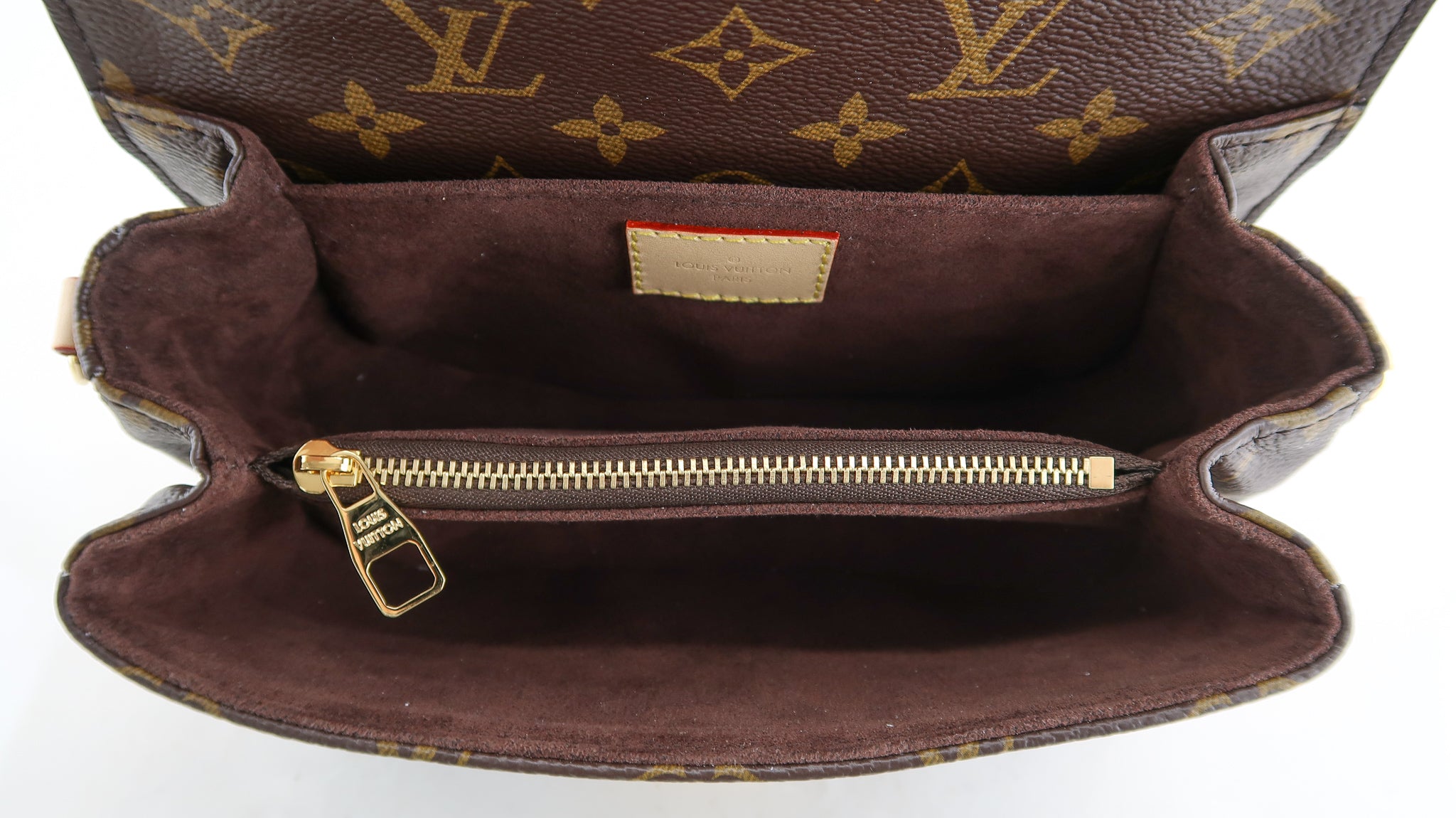 New East West Pochette Metis, 10/28 launch from Foxylv! Thoughts? :  r/Louisvuitton