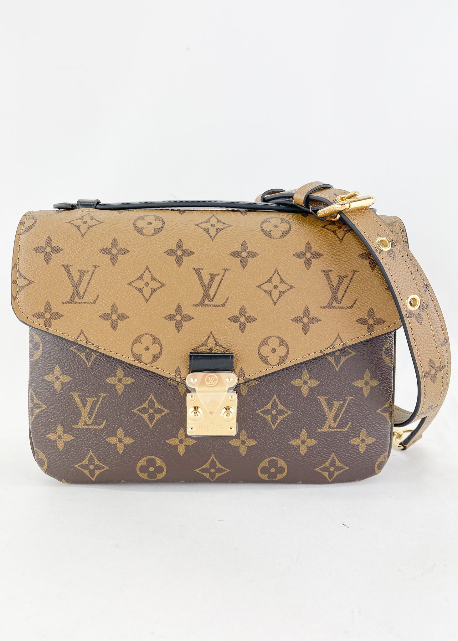 100% AUTHENTIC LOUIS VUITTON - Pochette Metis Monogram Canvas Handbag