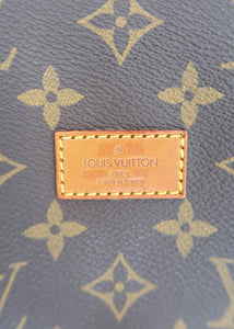 Louis Vuitton Monogram Saumur 25